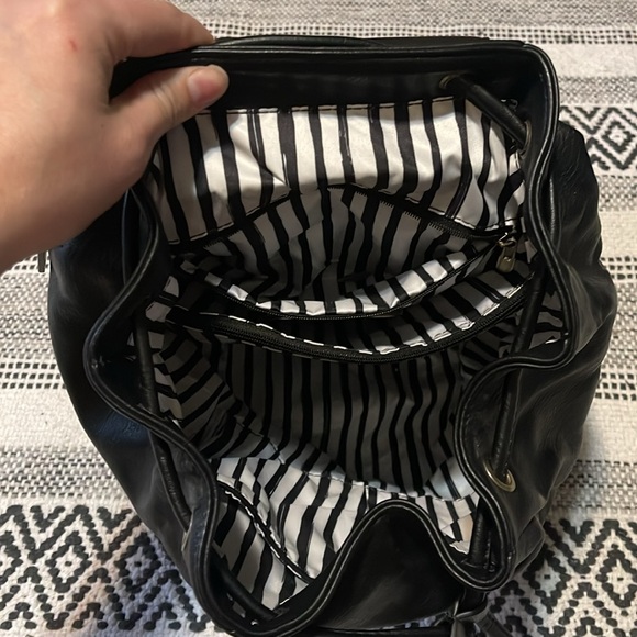 Antik Kraft Vegan Black Leather Backpack - Picture 4 of 7